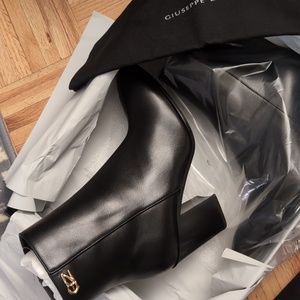 Pristine condition - Giuseppe Zanotti Leather Ankle Boots